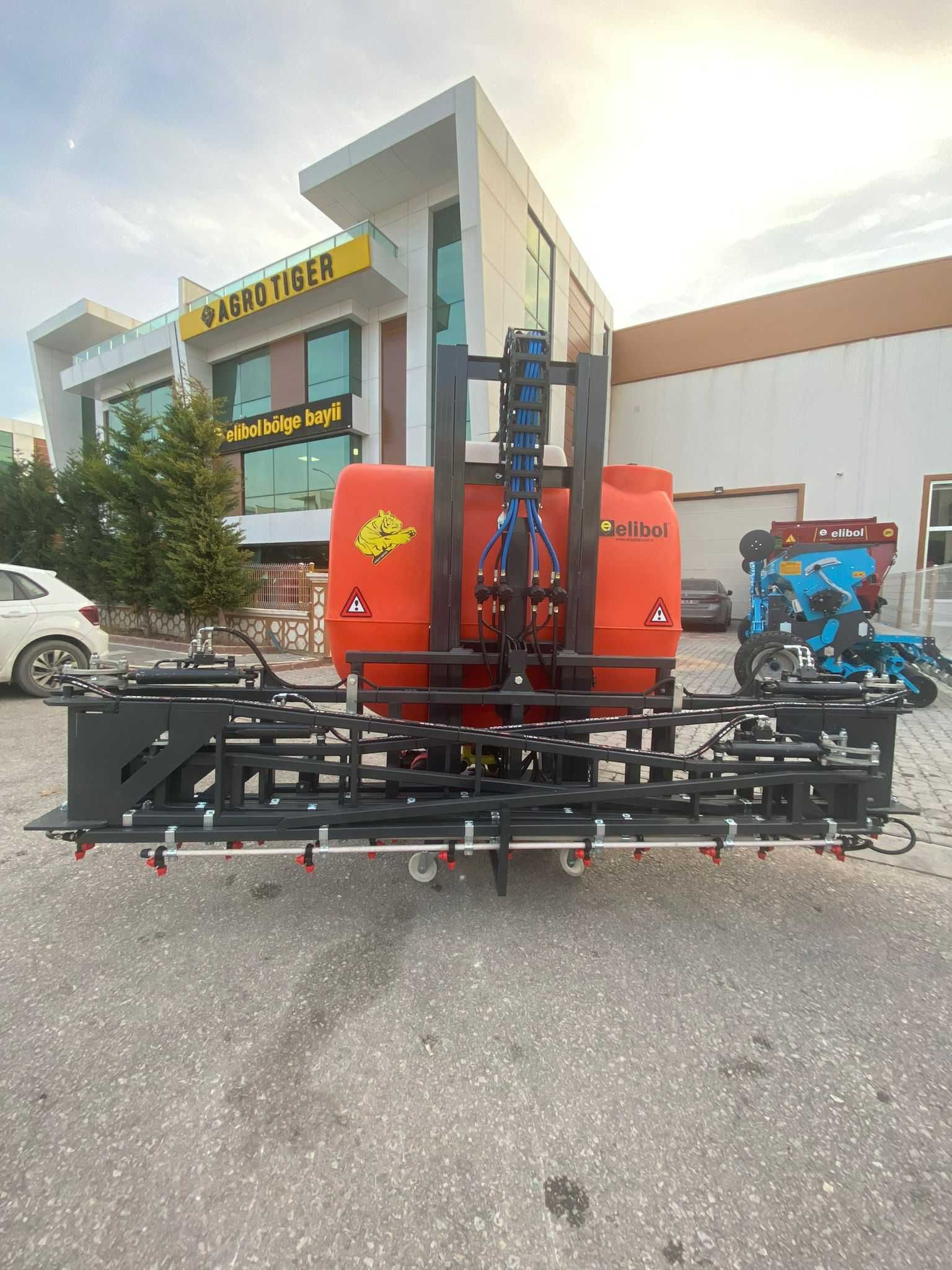 Instalatii de erbicidat  purtat 1200 l Full Hidraulic NOU!!!