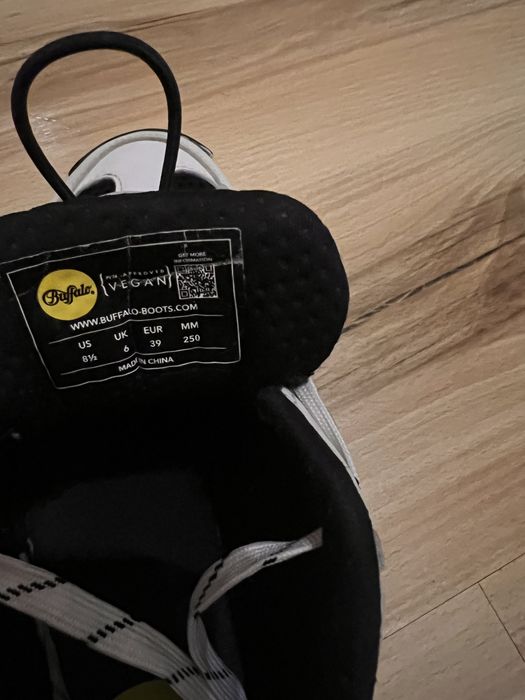 Сникърси Buffalo