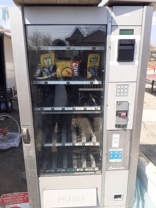 Automat bauturi si dulciuri