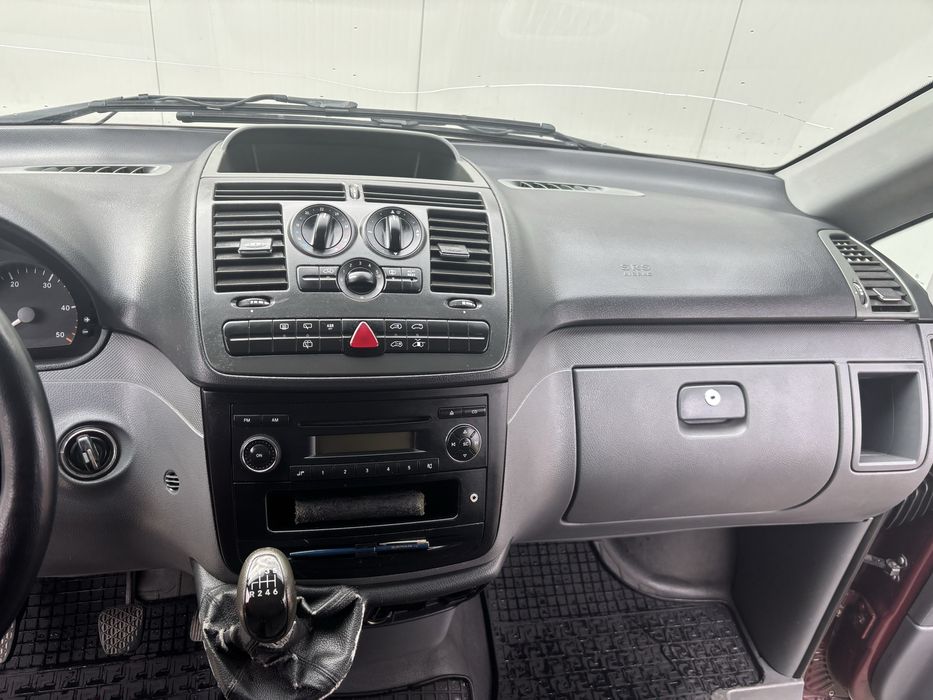 Vand sau schimb Mercedes vito