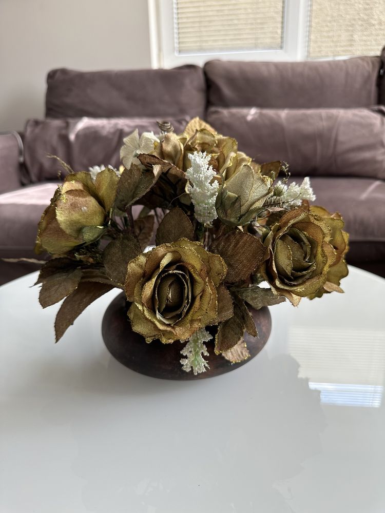 Ваза за цветя / Декоратвна ваза с цветя