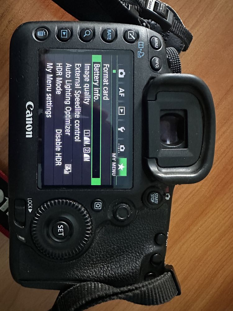 Canon 5D Mark III + Grip