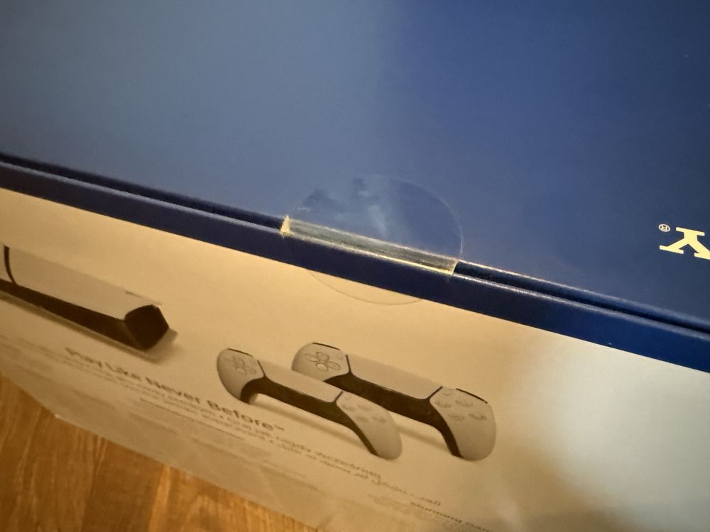 Неотварян, чисто нов Playstation 5 с два контролера DualSense