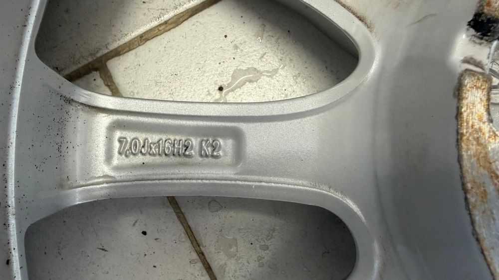 Джанти Borbet 16", 5х112, 7J ET38 Audi, VW, Skoda, 215/60/16 DUNLOP