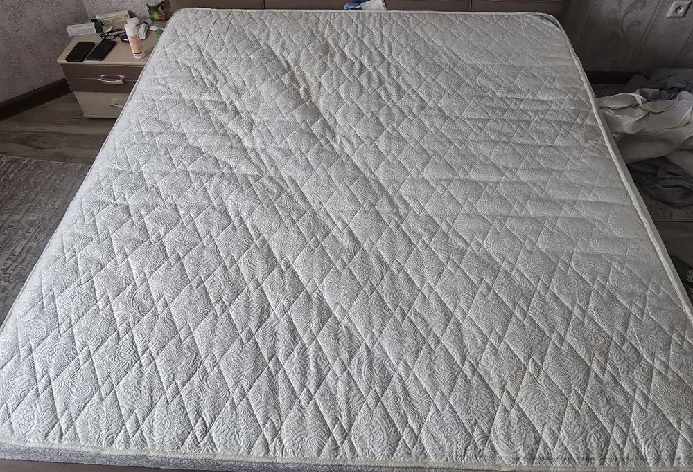 Отдам б/у матрас 180/200