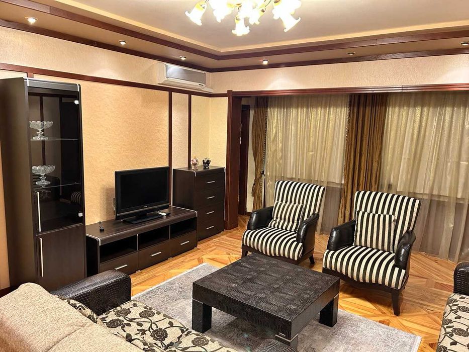 Сдам евро квартиру на Садык Азимова