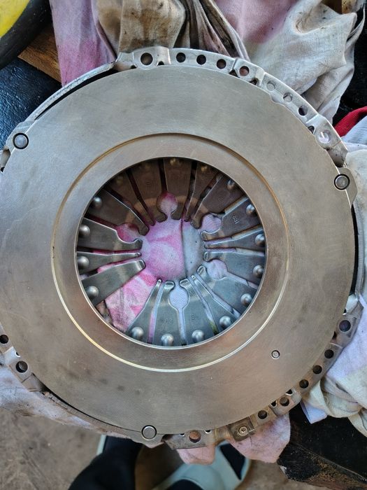 Притискателен Диск  и Феродов  за 1.9 105 коня Транспортер Т5