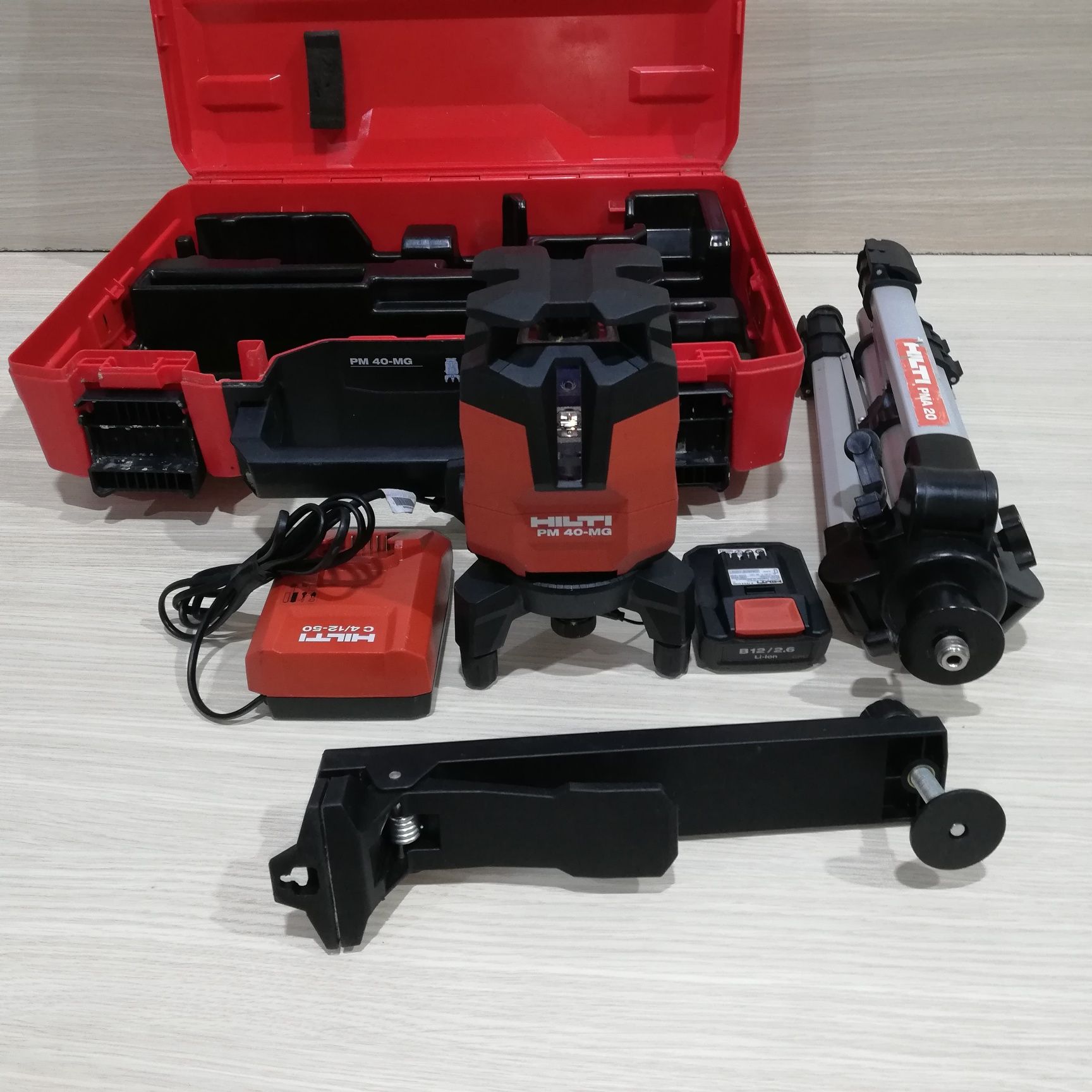 Laser profesional Hilti PM 40-MG