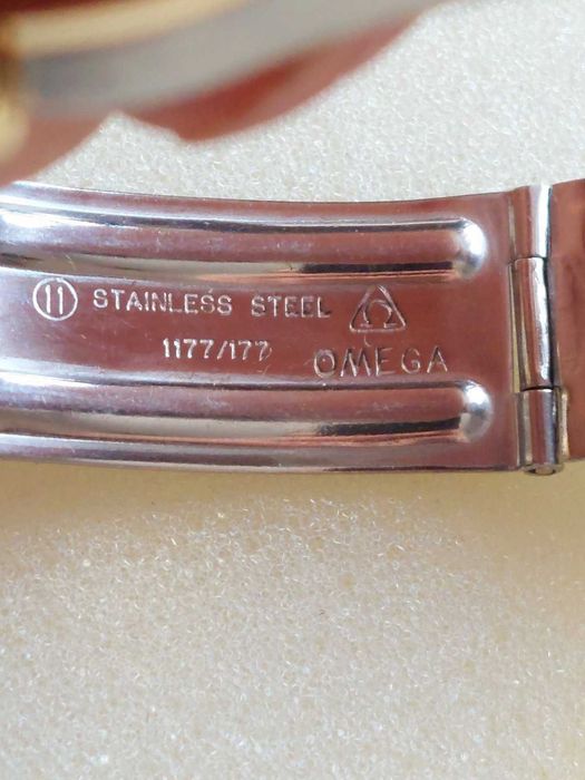 Омега,Omega Constellation,злато-стомана-електромеханичен часовник 70г.