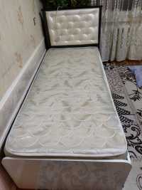 Одна спальня кровать