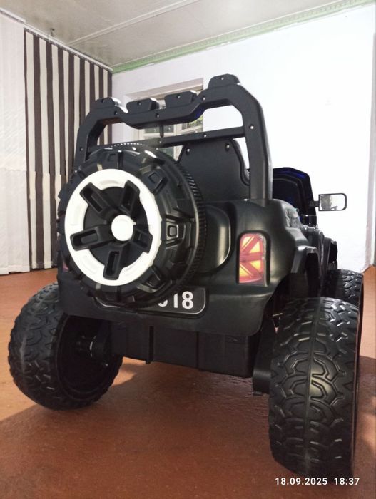 Детская машина мерс