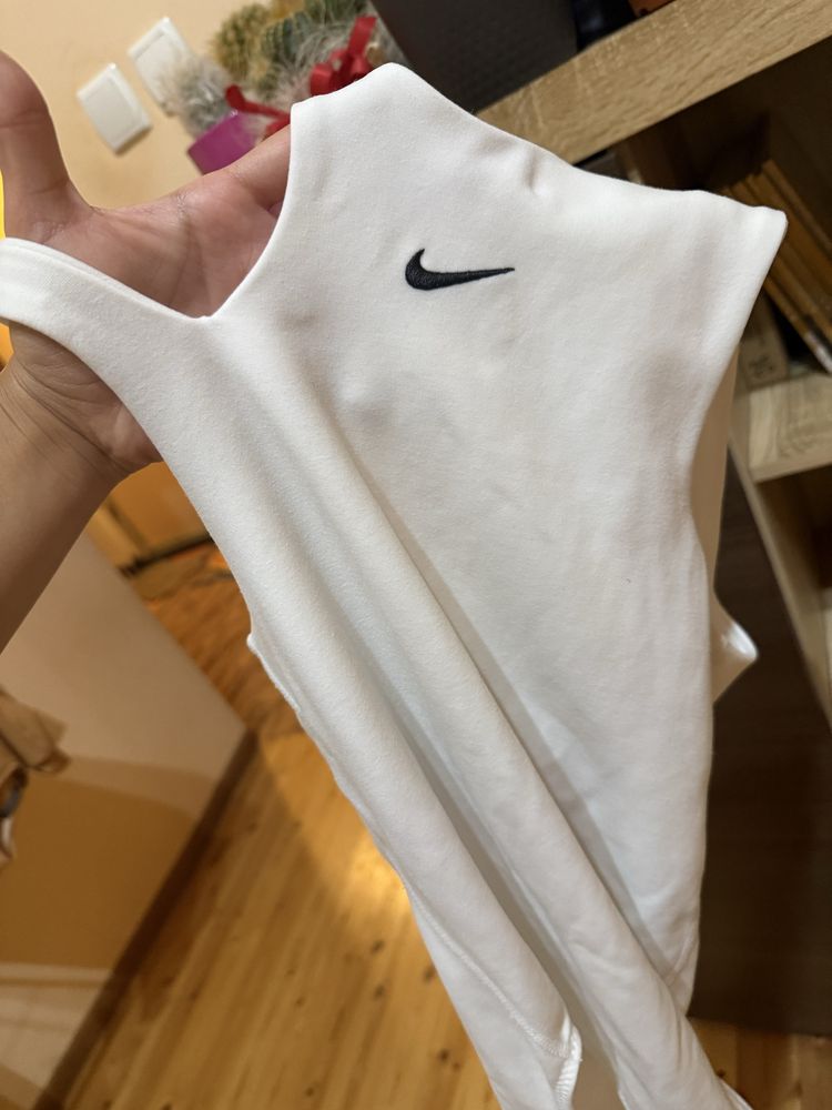Nike Дамско боди найк р-р С