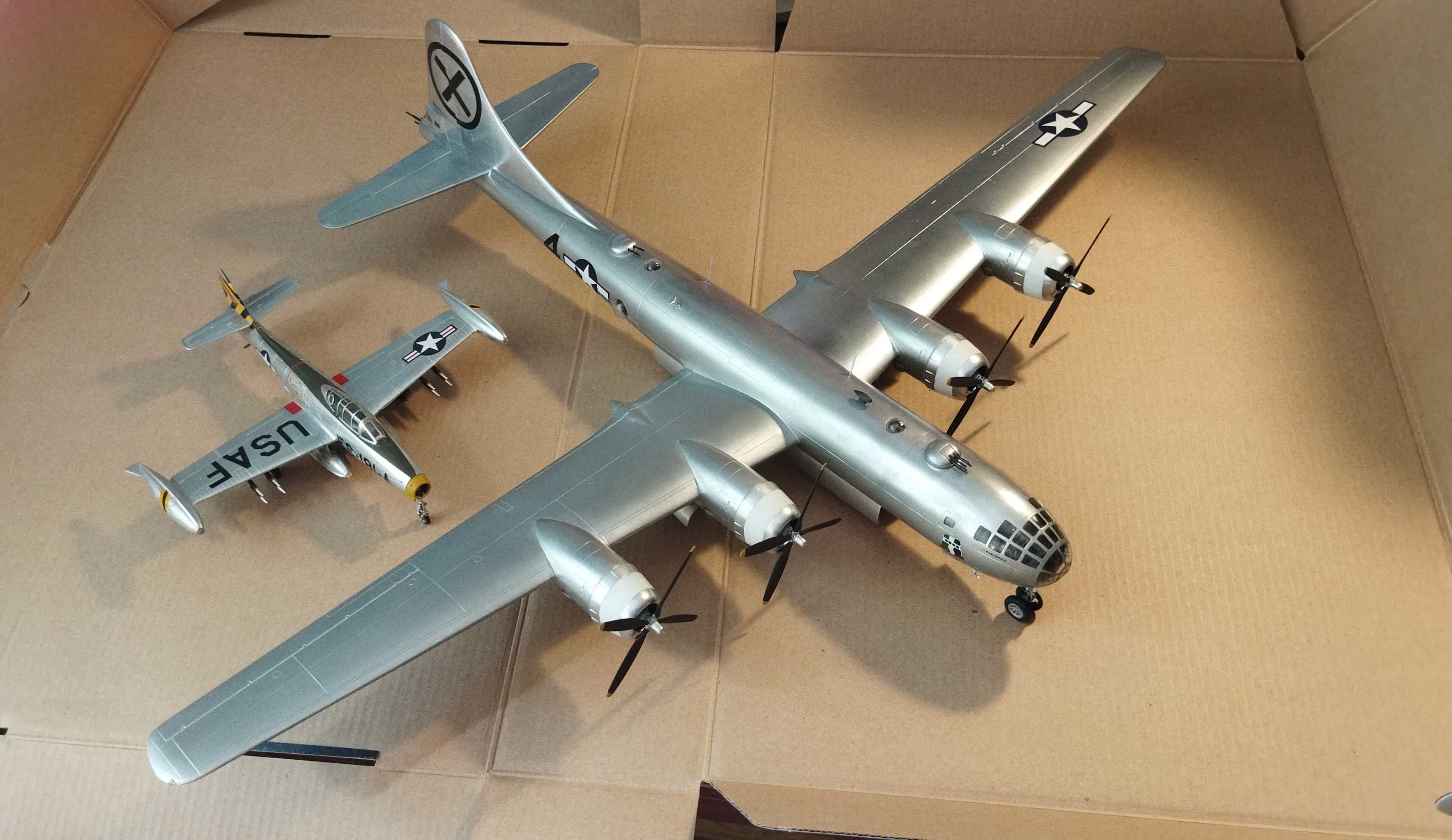 подарочная модель самолёта B-24 Liberator в масштабе 1/48 пр. США!