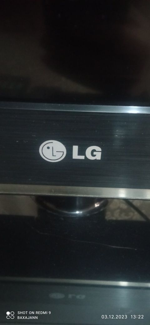 Телевизор LG-32 сотилади.