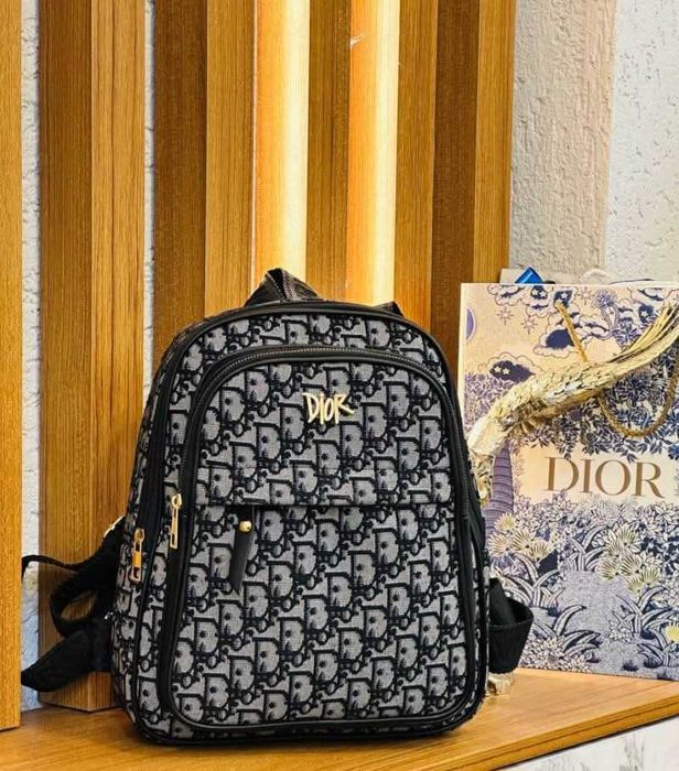 Дамска раница нова