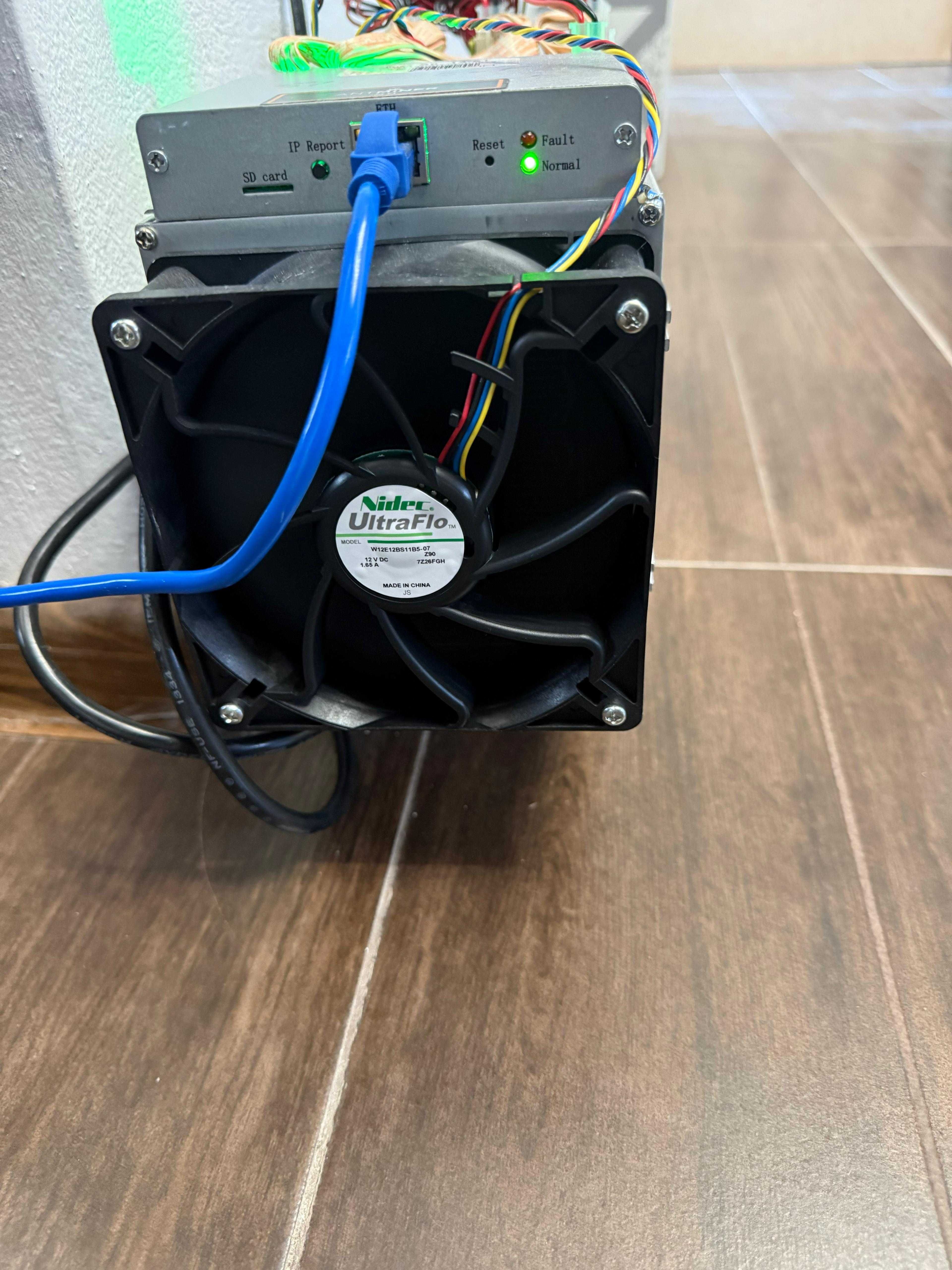 Vand antminer s9 2 bucati disponibile 250 lei bucata