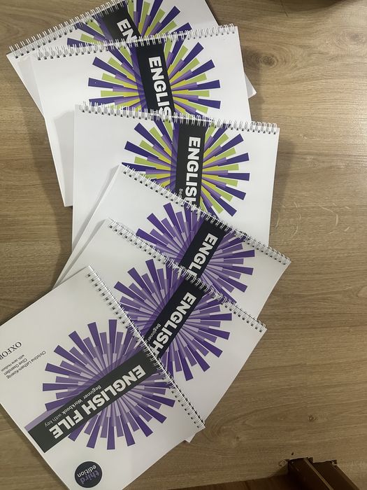 Ағылшын курстарына кітаптар бар