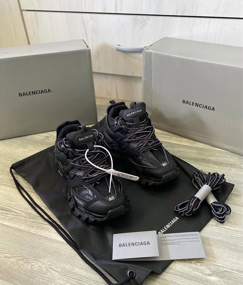 Balenciaga Track Black