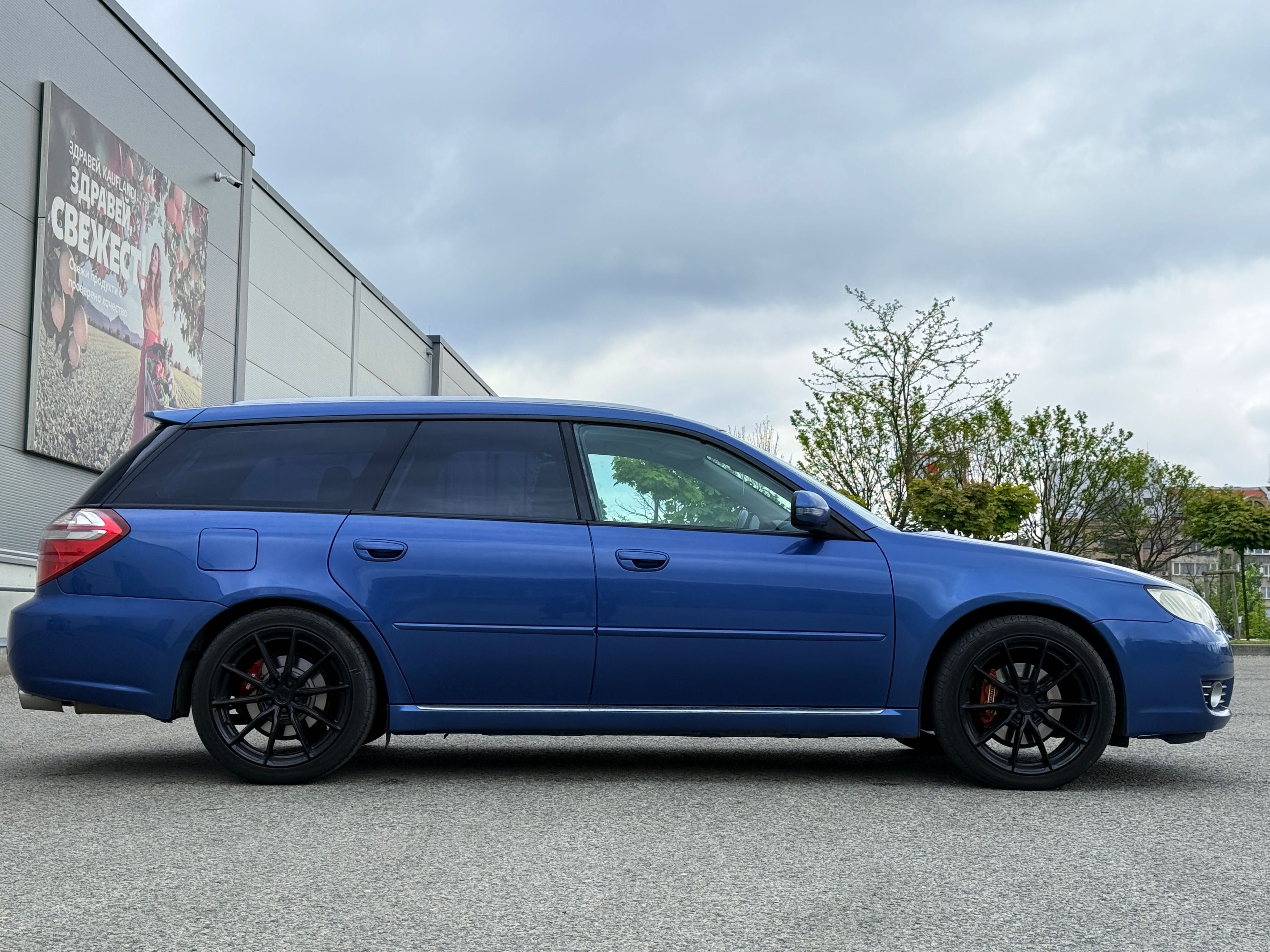 Subaru Legacy 3.0i H6
