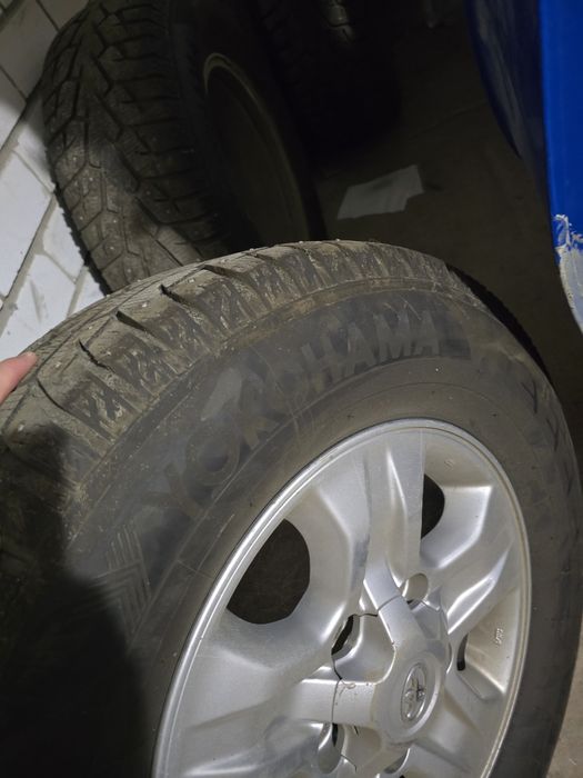 Продам зимние колеса в сборе на Toyota TLC 100