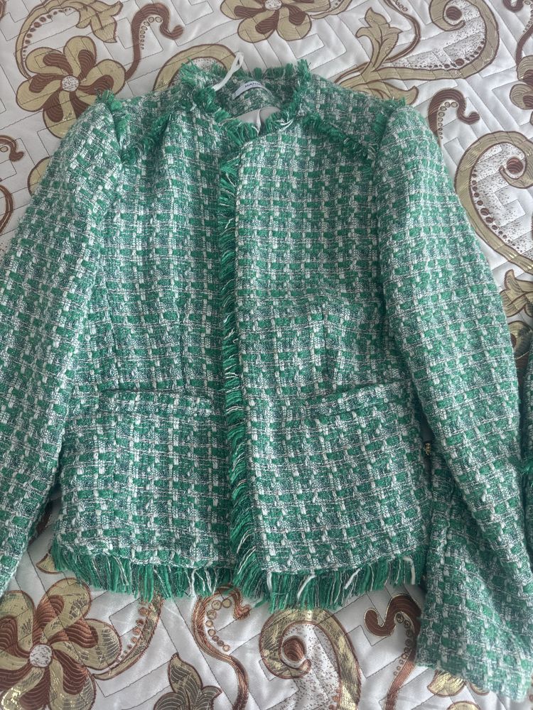 Продам юбку с пиджаком и шубу желетку
