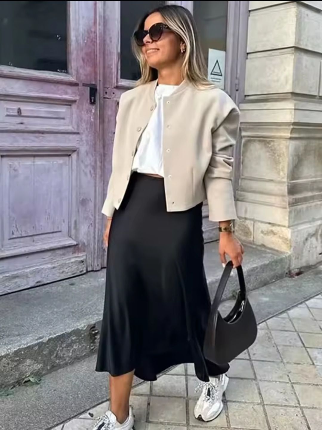 Сатенирана пола М
