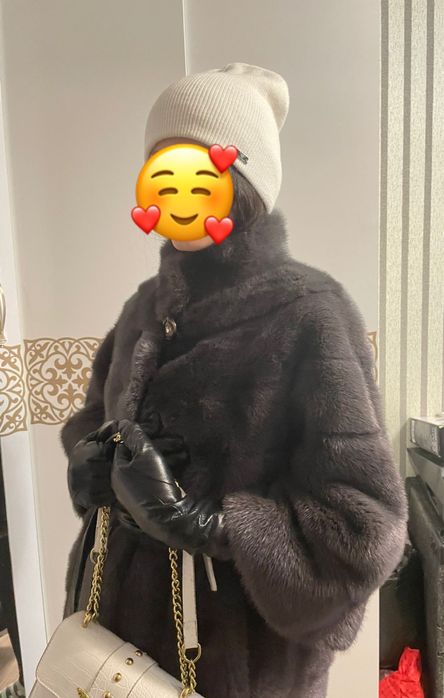 Продаю натуральную норковую шубу (модель “JM”)