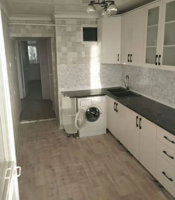 3х, Койбакова, 1 этаж, не угловая