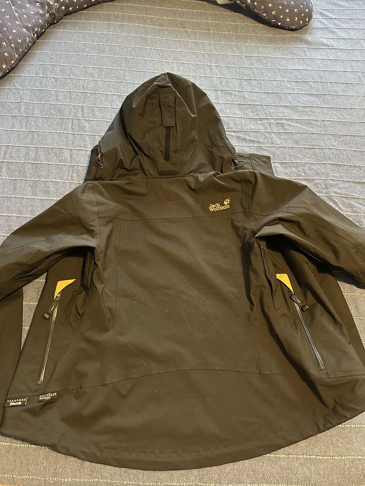 Чисто ново горнище - дъждовбран jack wolfskin