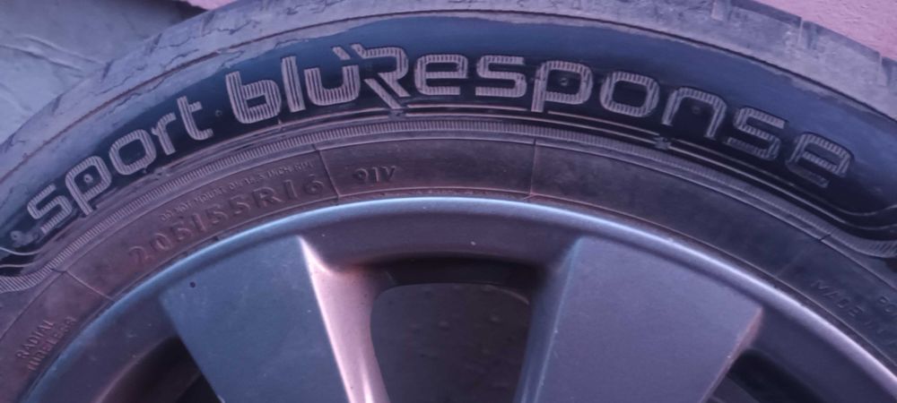 Jante aliaj toyota 205.55.16  cauciucuri vara urilizate 1 sezon Dunlop