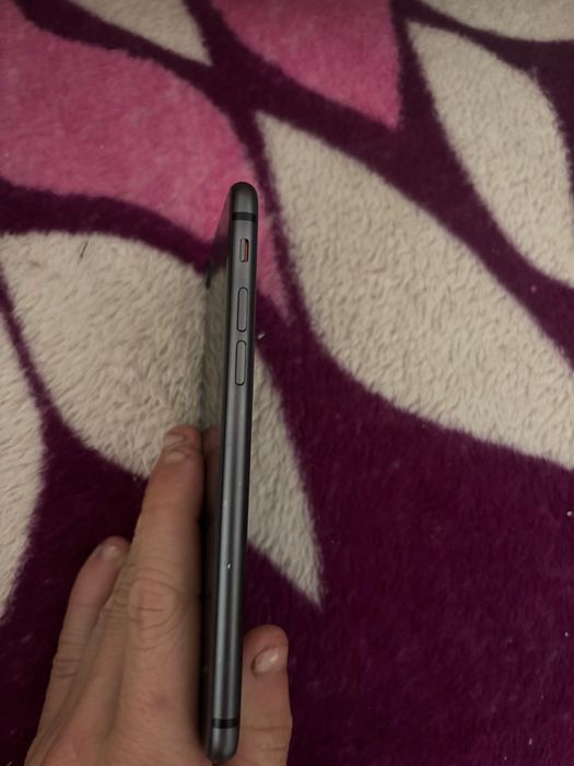 vand iphone 8 impecabil 64GB