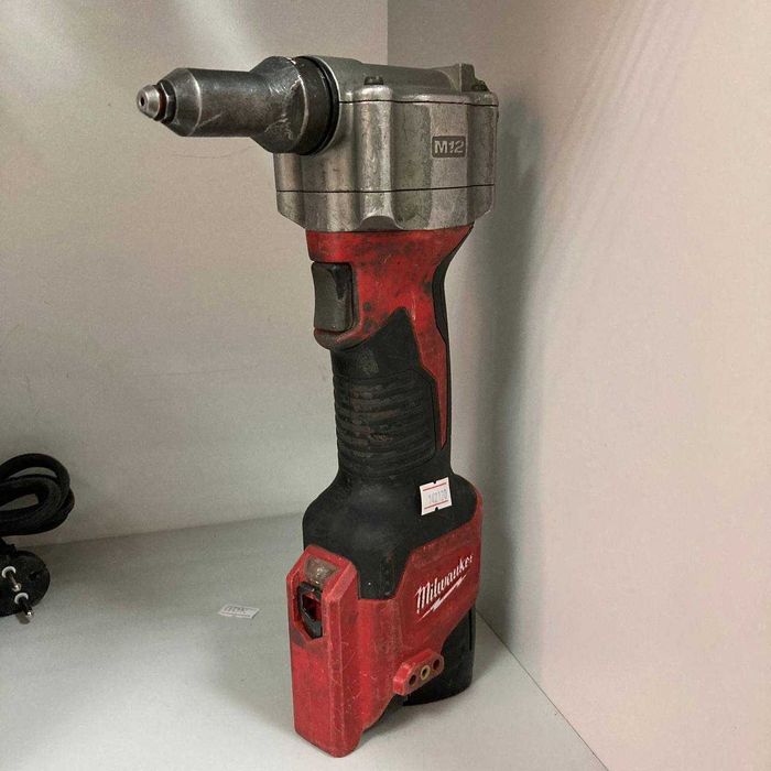 Дрель ударная Milwaukee M12 bprt-0 / sk142120