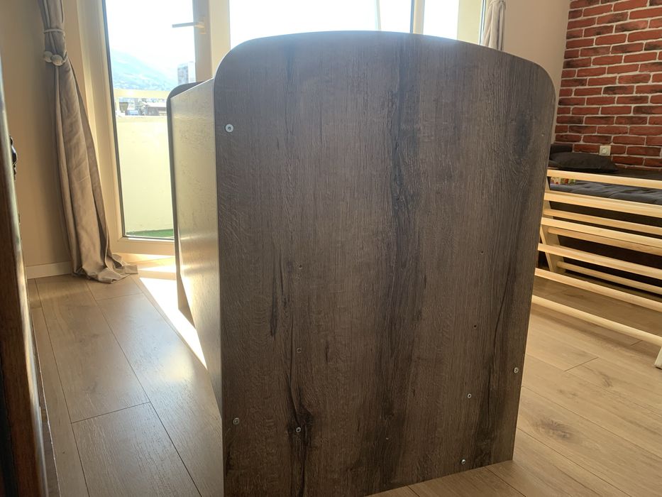 Детско легло с люлеещ механизъм