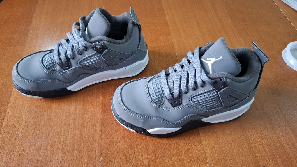 Детски маратонки - Jordan 4 retro cool grey