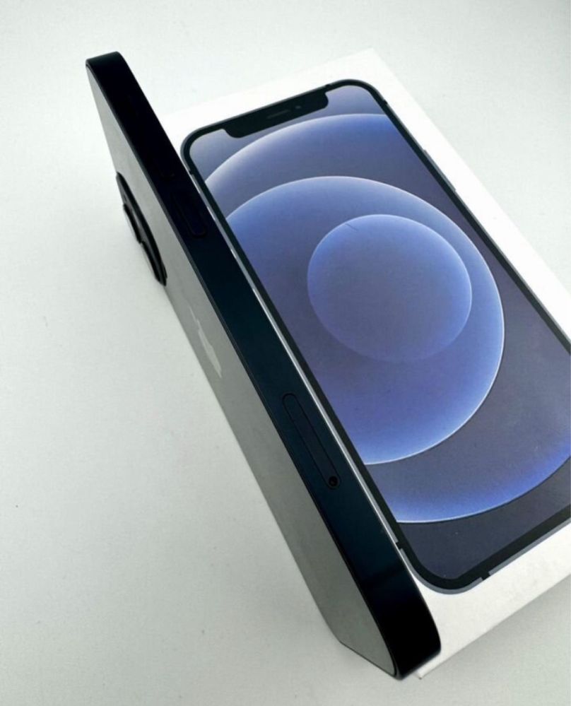 iPhone 12 продам