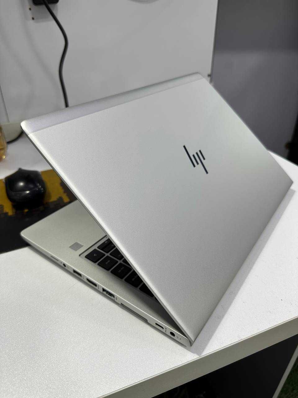 HP EliteBook super zaryad 5 soat