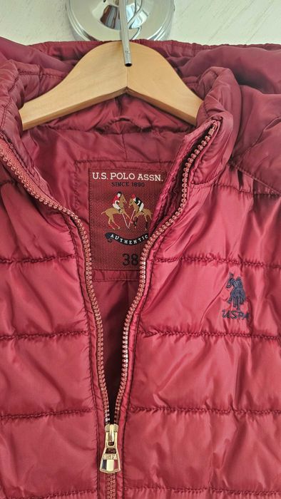 Продавам дамско, шушляково яке на US POLO ASSN