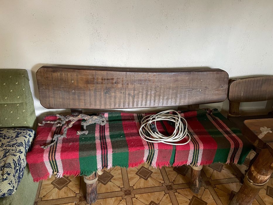 Маса и пейки масивно дърво