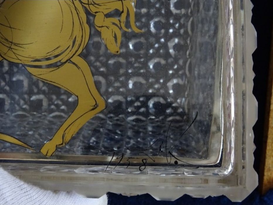 Cutie Bijuterii Salvador Dali  finisaje de Aur 24 k semnata originala