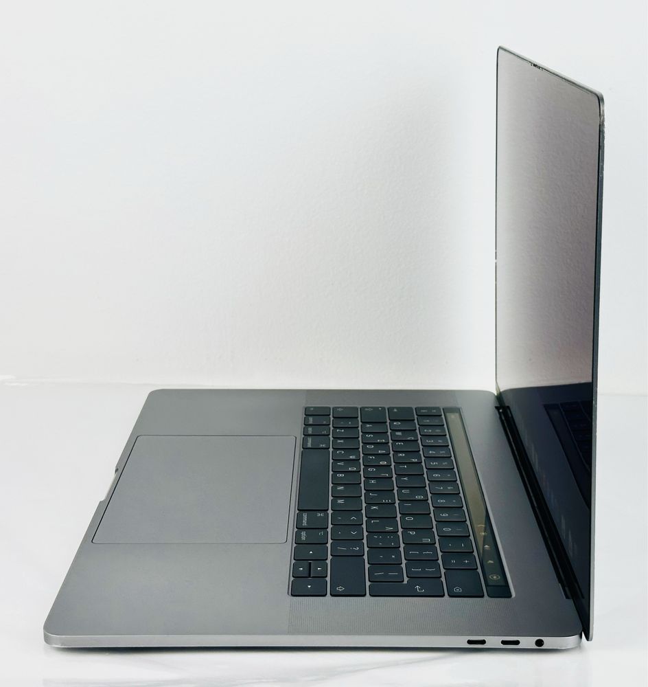 Apple MacBook Pro 15" 2018 i9 2.3Ghz 16RAM 256GB Гаранция!