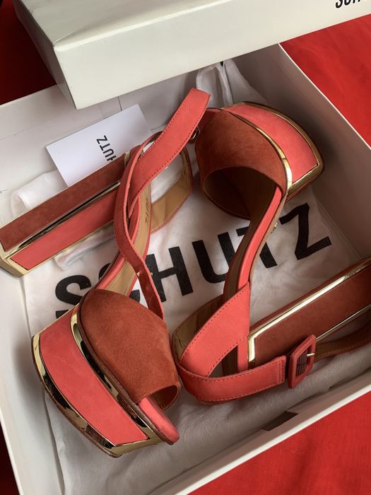 100% Steve Madden; 100% Schutz