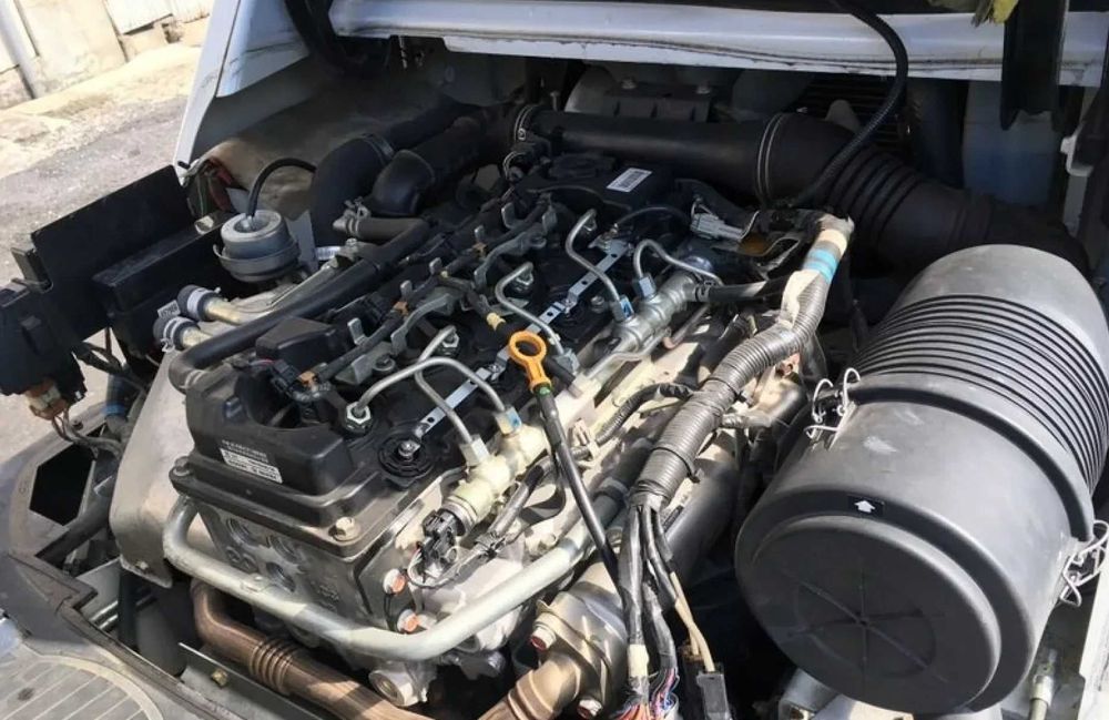 motostivuitor diesel 3 tone Nissan an fabricatie 2019