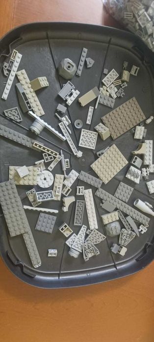 Lego- diverse culori şi mărimi 90 lei 1 kg