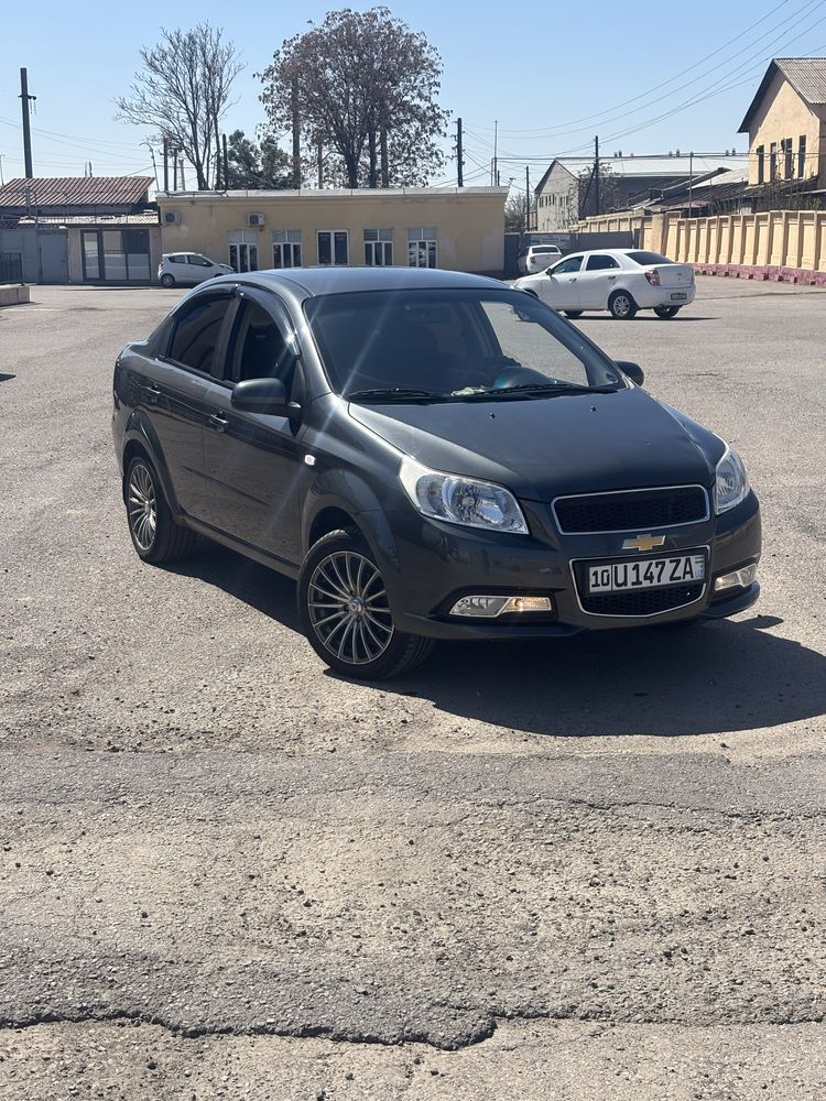 Продам или сдам в аренду нексию 2019 года краска родная.