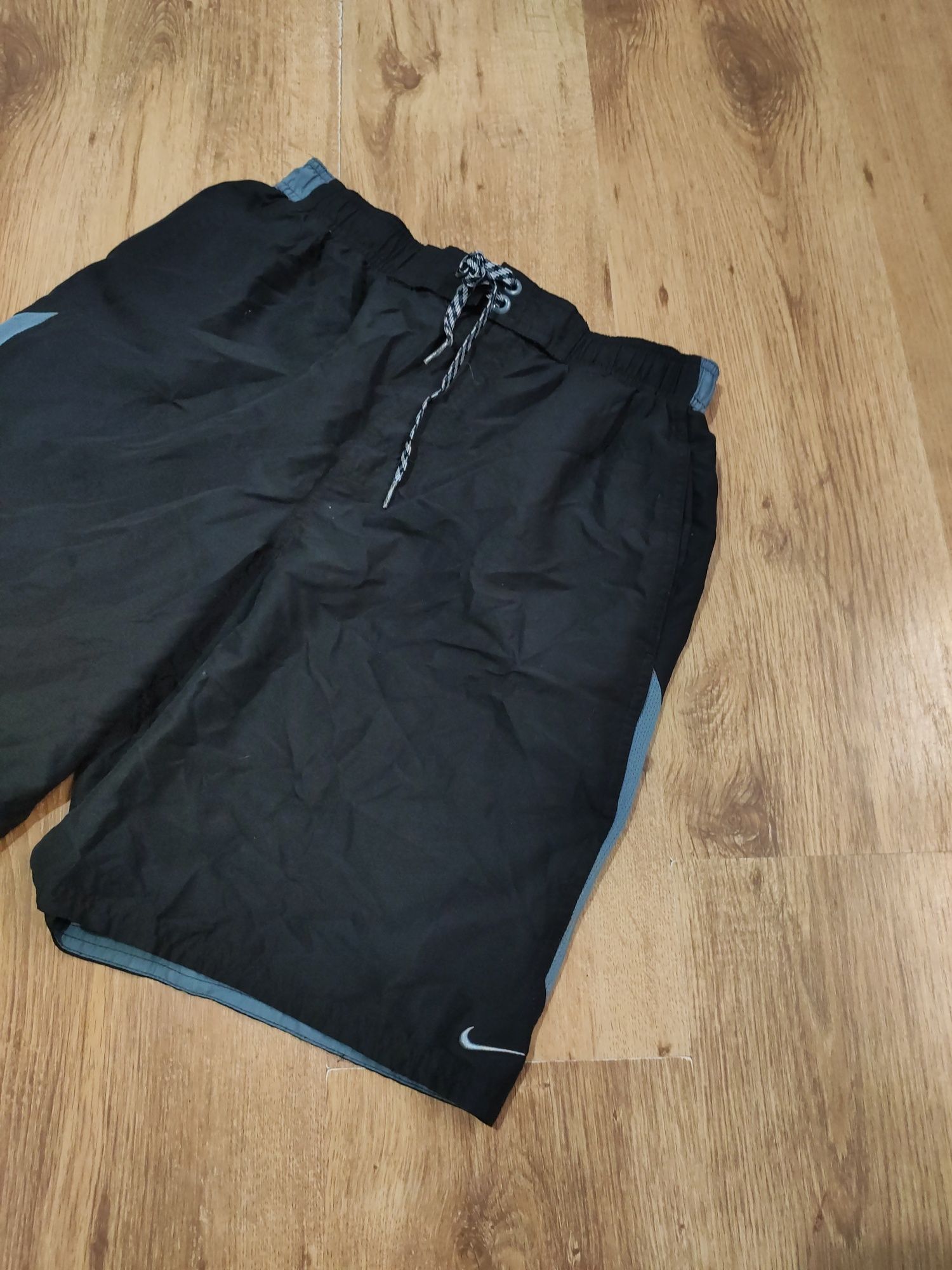 Pantaloni scurți Nike mărimea M