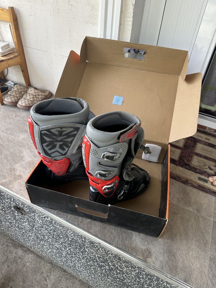 Motobot razmer 43