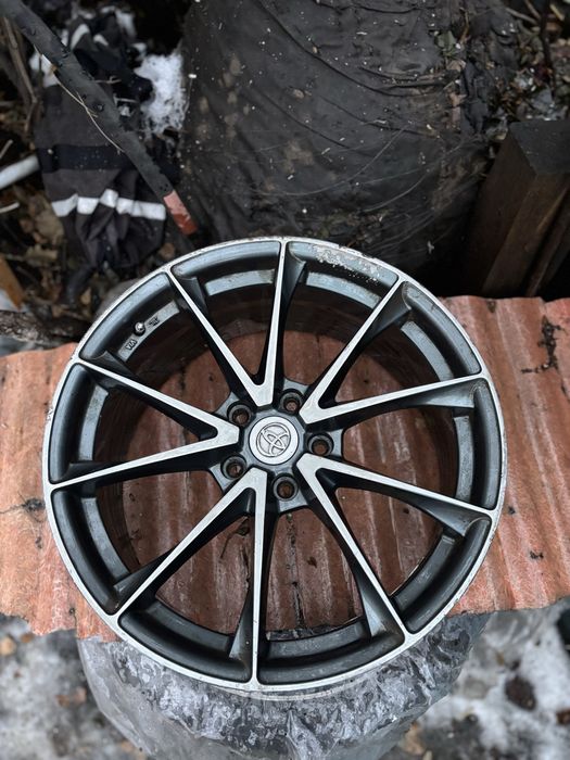 Диски на 19 дюймов в хорошем состоянии/ стояли на камри 70 , на низкой