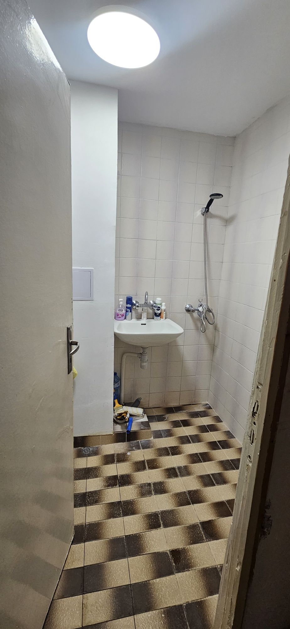 Продавасе апартамент панел 68 квадрата .
