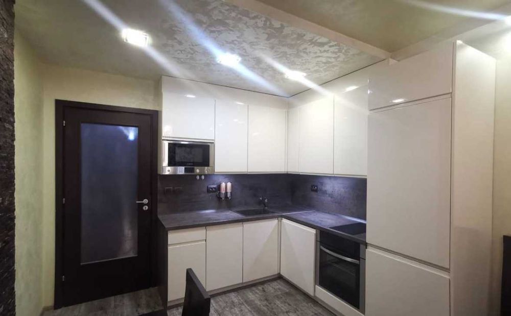 Дава се под наем Двустаен апартамент в Бургас, Център - 53 кв.м за 229.5 € - Снимка #7