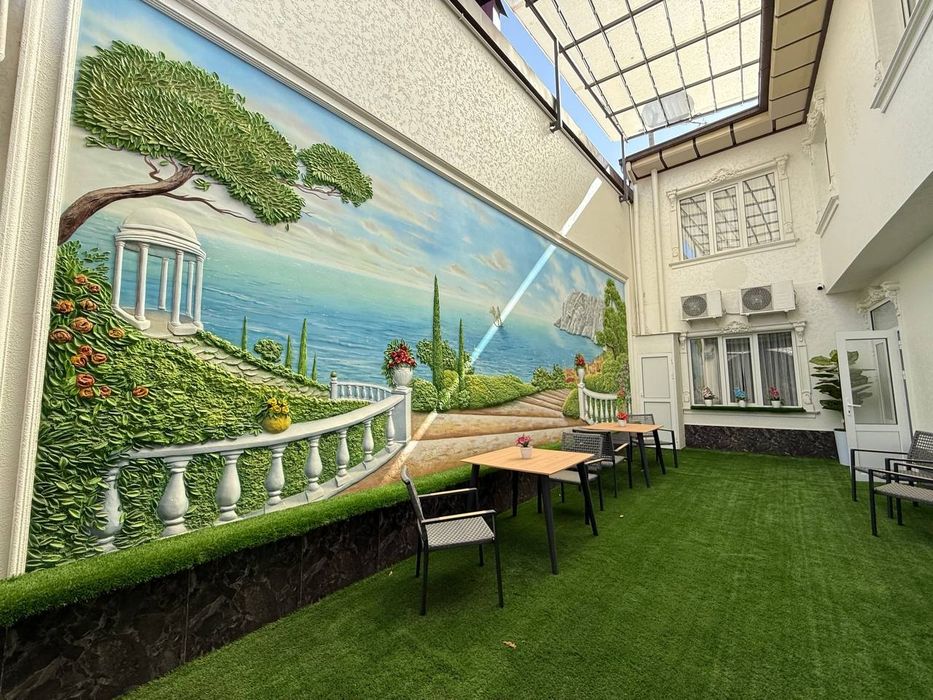 Продается дом под бизнес.